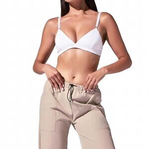 NEW HEROINE SPORT little base sleek sports bra in white